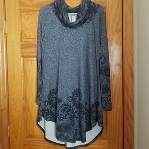 Long sleeve turtleneck tunic made by Azalea.